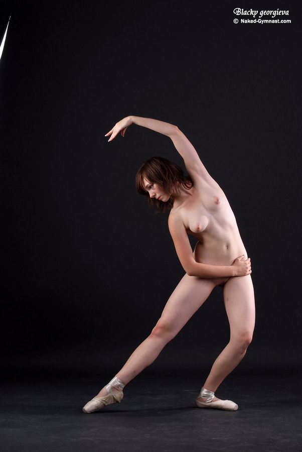 Nude Gymnast Extreme Poses 34